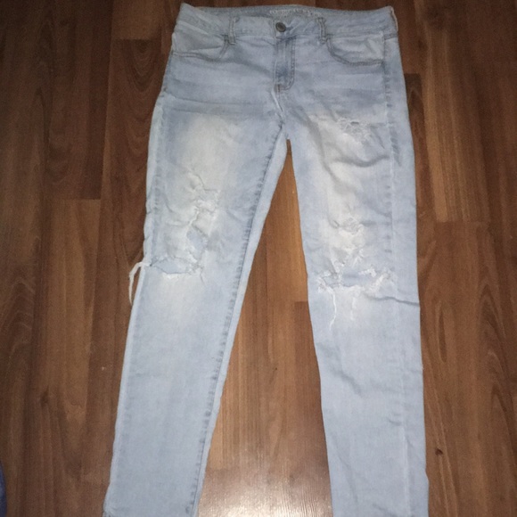 American Eagle Ripped Jeans. - Picture 2 of 4